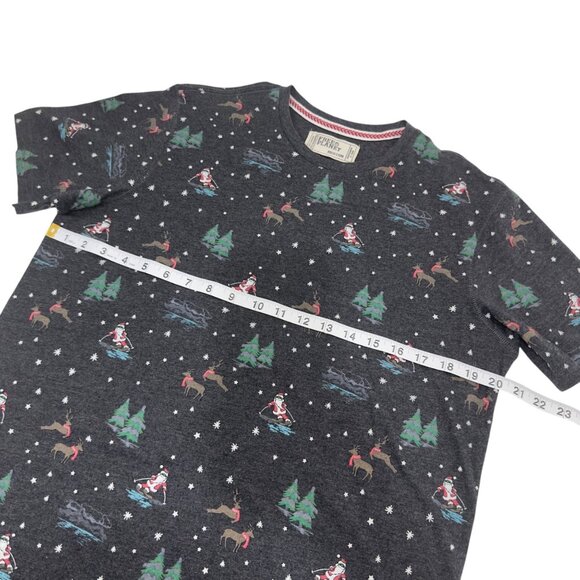 Free Planet Mens Holiday Themed Fitted T-Shirt Size Medium Cotton Blend - Picture 4 of 9